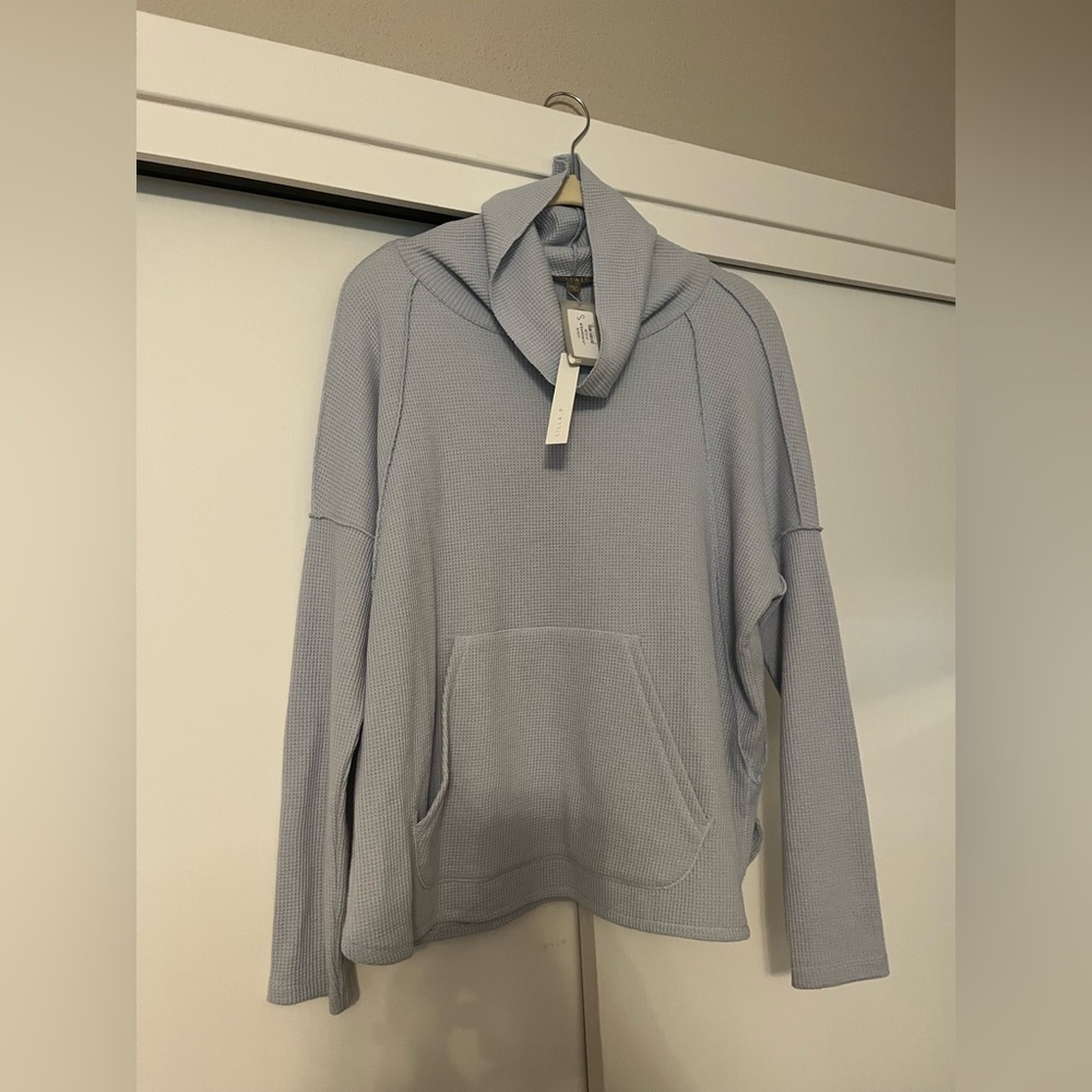 Lilla P Size Small Waffle weave pullover with kangaroo pocket